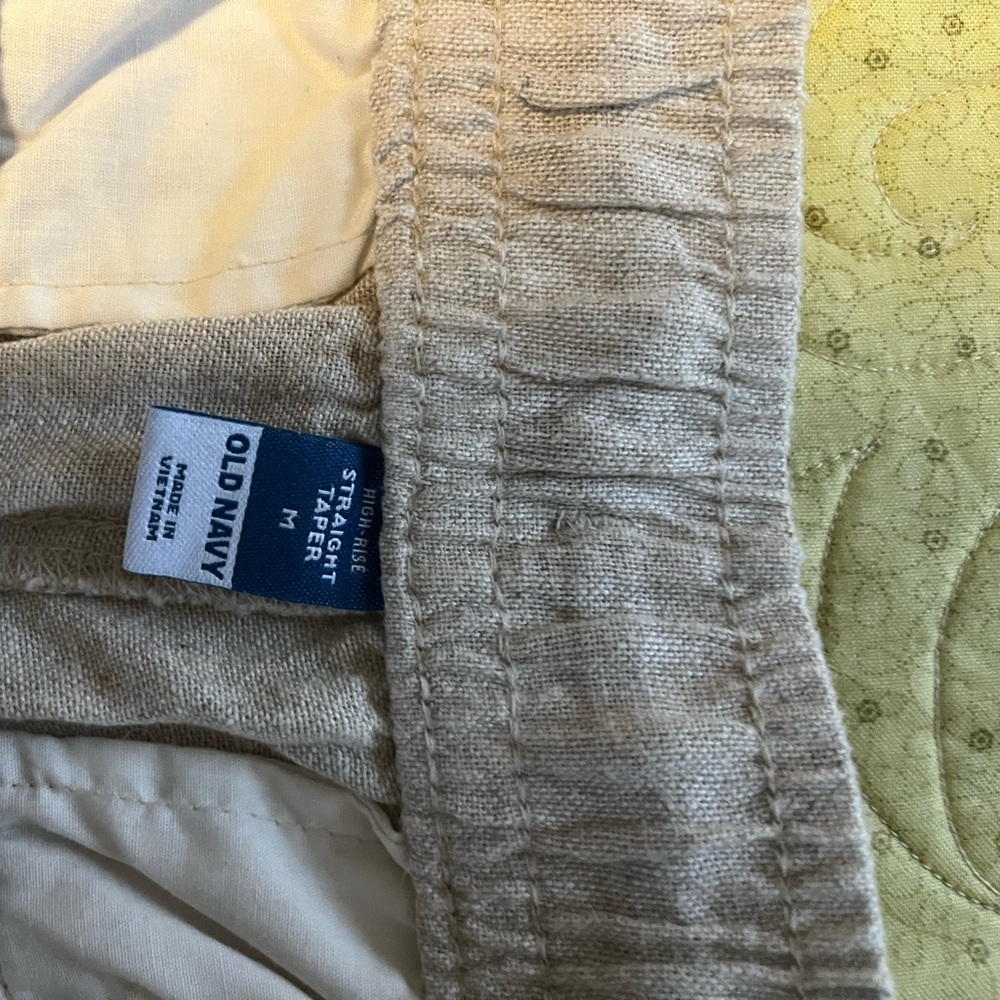 Old Navy women’s linen tapered leg pants. Elastic, tie waist. Full length